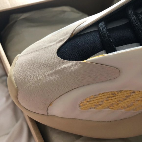 Adidas yeezy 700 V3 safflower main image 9